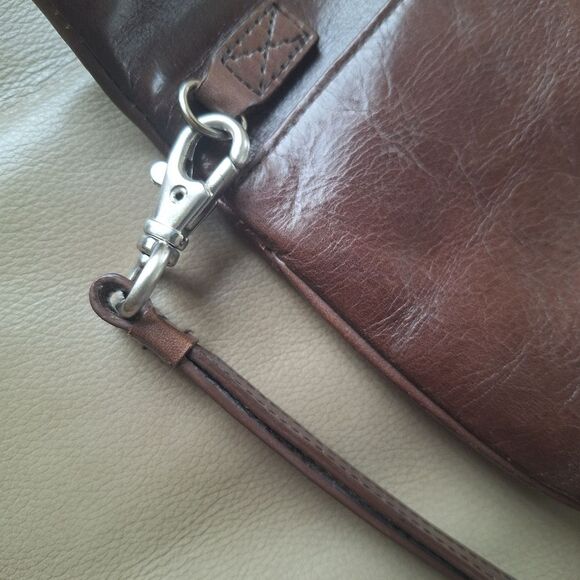 Kenneth Cole Clutch Chocolate Brown Leather with Optional Wristlet Strap - Picture 9 of 16